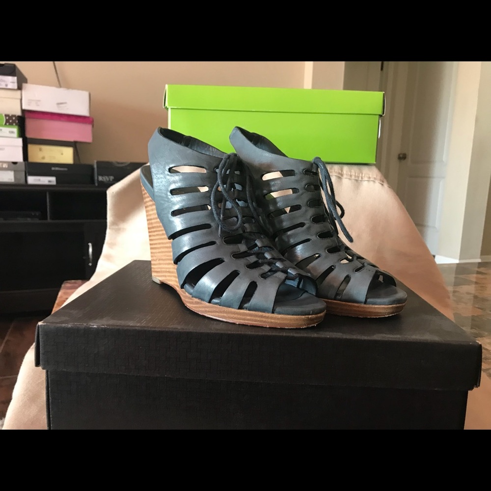 Cole Haan - Picture 3 of 5